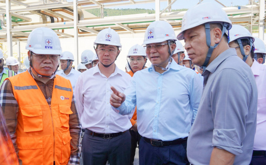 Bộ trưởng Bộ Công Thương Lê Mạnh Hùng kiểm tra các dự án tại Trung tâm Điện lực Quảng Trạch
