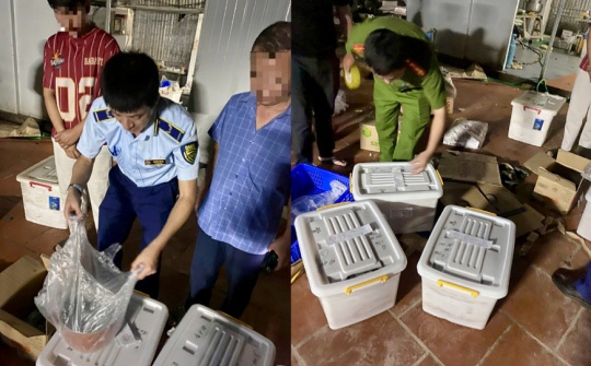Hà Nội: Phát hiện hơn 300kg giò, chả và 26,5kg hàn the tại một cơ sở sản xuất