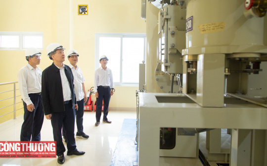 Bộ Công Thương kiểm tra công tác chuẩn bị cung cấp điện phục vụ Tết Bính Ngọ tại miền Trung