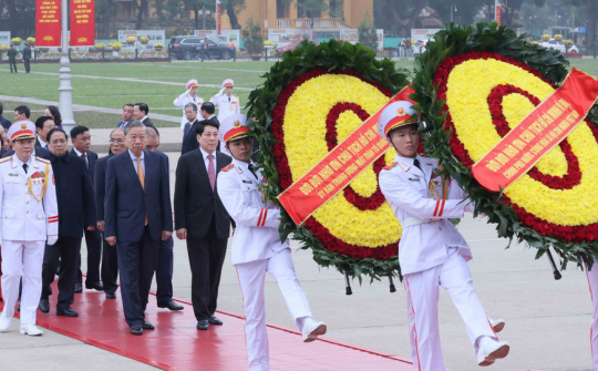 Lãnh đạo Đảng, Nhà nước vào Lăng viếng Chủ tịch Hồ Chí Minh nhân dịp Tết Nguyên đán Bính Ngọ