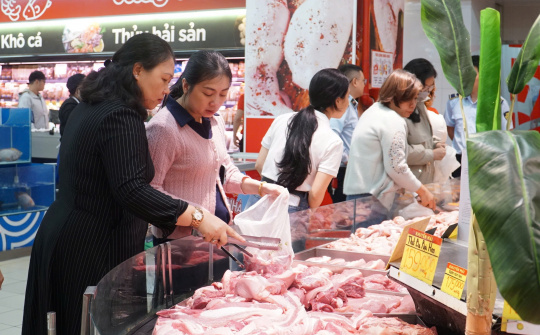 Thị trường ngày mùng 1 Tết Bính Ngọ 2026: Cung cầu ổn định