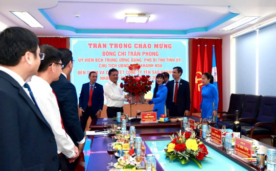 Chủ tịch UBND tỉnh Khánh Hòa thăm, chúc Tết Công ty Yến sào Khánh Hòa đầu xuân Bính Ngọ 2026