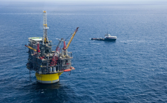 Giá xăng dầu hôm nay 24/2: Neo ở mức cao nhất trong 6 tháng