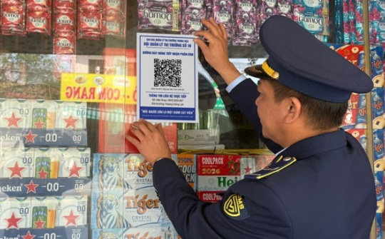 Quản lý thị trường Thanh Hóa: Niêm yết mã QR đường dây nóng, tăng kết nối với người dân và hộ kinh doanh