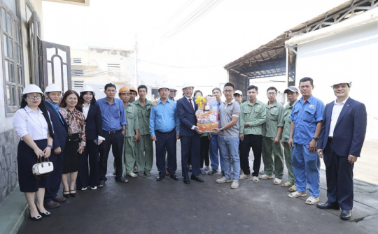 Tổng Giám đốc Vinachem Nguyễn Hữu Tú thăm, chúc Tết cán bộ, người lao động CFC