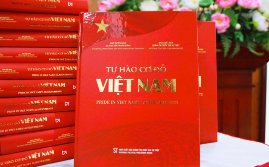 Ra mắt cuốn sách “Tự hào cơ đồ Việt Nam”