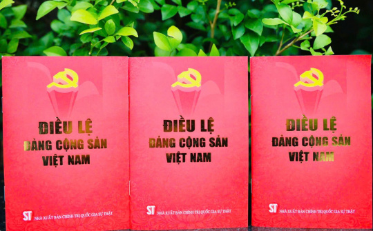 Tái bản cuốn sách "Điều lệ Đảng Cộng sản Việt Nam"