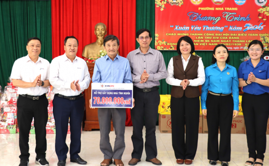 Điện lực Khánh Hòa đồng hành mang “Xuân yêu thương” ra đảo Bích Đầm