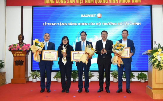 Bảo hiểm Bảo Việt giữ vững ngôi đầu về doanh thu bán lẻ trên thị trường Bảo hiểm