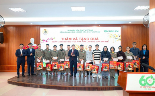 Chủ tịch HĐTV Vinachem Phùng Quang Hiệp thăm, chúc Tết Vadfco