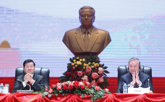 Tổng Bí thư Tô Lâm thông báo kết quả Đại hội XIV của Đảng Cộng sản Việt Nam tại Lào