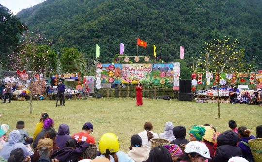 Quảng Trị: Ấm tình "Phiên chợ 0 đồng" Tết Bính Ngọ 2026