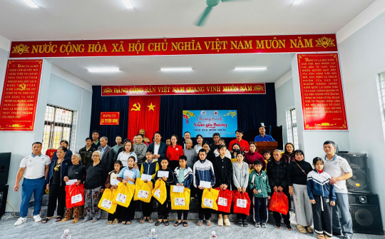 CLB Doanh nhân Quảng Bình tại Đà Nẵng trao quà Tết, bàn giao nhà tình nghĩa tại Quảng Trị