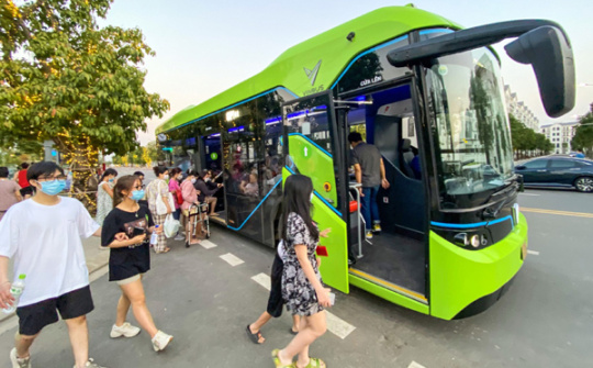 Tiết kiệm xăng dầu: Cá nhân và doanh nghiệp đồng hành cùng Nhà nước bảo đảm an ninh năng lượng