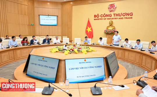 Hoàn thiện chiến lược phát triển công nghiệp, hướng tới mục tiêu tăng trưởng hai con số