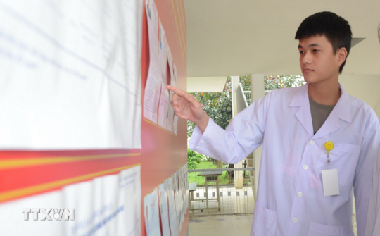 Cử tri trẻ háo hức, vinh dự mong chờ được thực hiện quyền và nghĩa vụ công dân