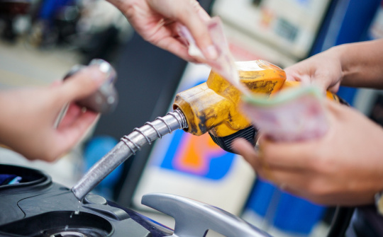 Kỳ điều hành giá xăng dầu ngày 14/3: Tiếp tục chi quỹ bình ổn, xăng dầu giữ nguyên giá bán