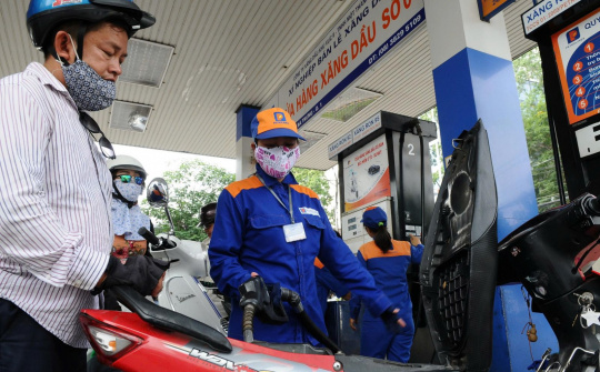 Thủ tướng giao Bộ Công Thương xây dựng các kịch bản tiết kiệm năng lượng và đẩy mạnh tuyên truyền trong xã hội