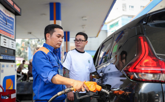 Kết luận của Bộ Chính trị về bảo đảm nguồn cung, giá nhiên liệu trong tình hình mới