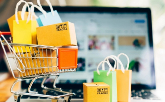 Tác động của thanh toán số tới quyết định mua sắm trực tuyến của sinh viên Việt Nam: Vai trò điều tiết của nỗi đau chi trả