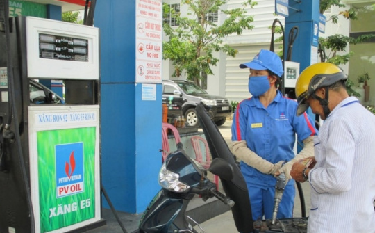 Xăng E10 trước “giờ G”: Đủ năng lực, vẫn vướng tiêu chuẩn kỹ thuật và cơ chế