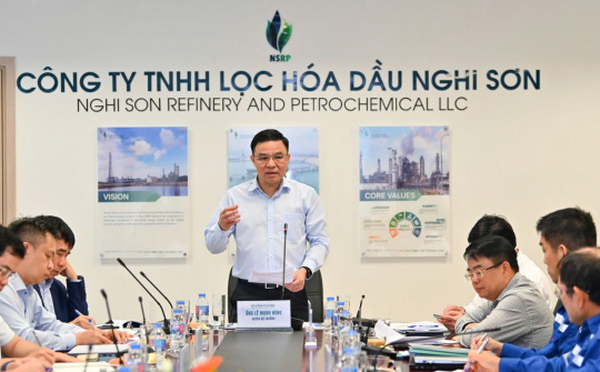 Quyền Bộ trưởng Bộ Công Thương Lê Mạnh Hùng làm việc với Nhà máy Lọc hóa dầu Nghi Sơn
