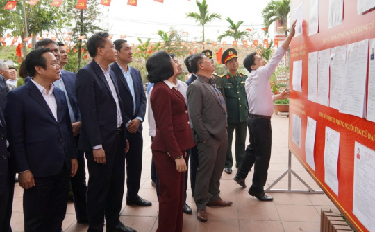 Bảo đảm mọi cử tri đều được tiếp cận đầy đủ thông tin, thực hiện quyền và nghĩa vụ công dân