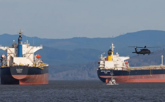 Giá xăng dầu hôm nay 5/3: Thị trường theo dõi diễn biến vận tải dầu qua eo biển Hormuz