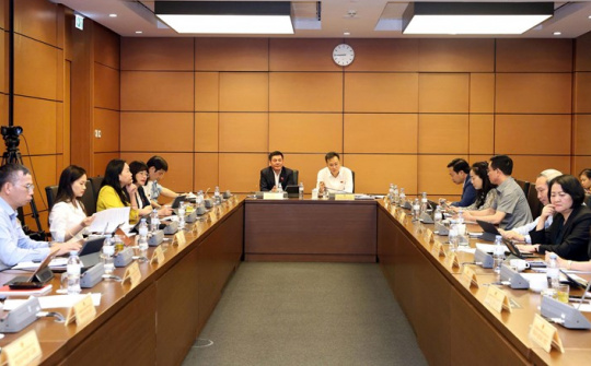 Quốc hội thảo luận tại Tổ: Đề xuất những giải pháp phát triển kinh tế bền vững và ổn định kinh tế vĩ mô