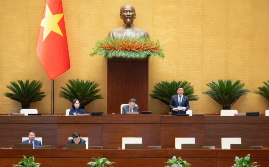 Quốc hội thảo luận ở hội trường về 02 dự án luật và 01 Nghị quyết