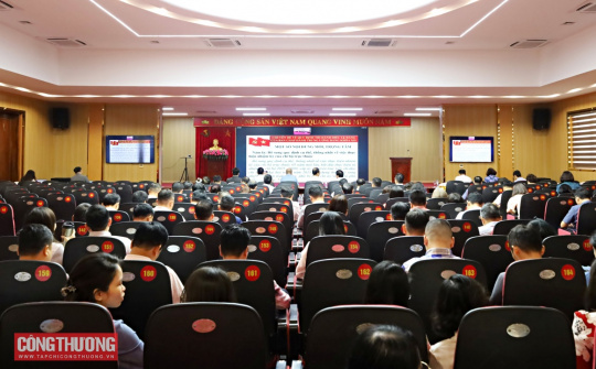 Bộ Công Thương tham dự Hội nghị toàn quốc nghiên cứu, học tập, quán triệt và triển khai thực hiện Nghị quyết Hội nghị Trung ương 2