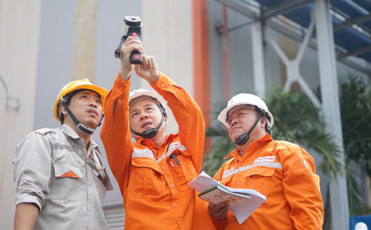 EVNHCMC đảm bảo cấp điện ổn định dịp lễ Giỗ Tổ Hùng Vương, 30-4 và 1-5