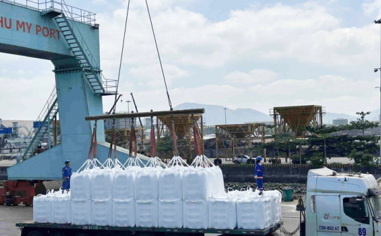 Xuất khẩu ure kỹ thuật giá cao: Đòn bẩy tăng trưởng mới của Phú Mỹ