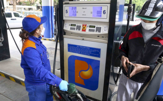 Kỳ điều hành giá xăng dầu ngày 21/4: Giá dầu diesel giảm hơn 3.000 đồng/lít