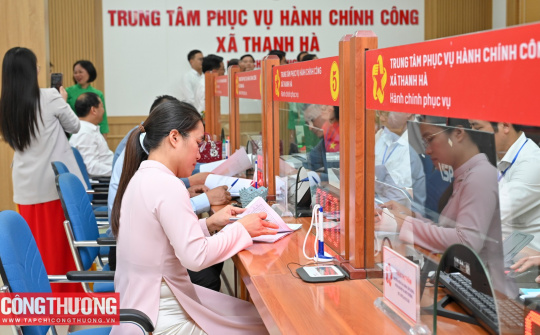 Khẩn trương xây dựng các Nghị quyết về cắt giảm, phân cấp, đơn giản hóa thủ tục hành chính, điều kiện kinh doanh