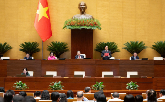 Quốc hội thông qua Luật Hộ tịch (sửa đổi) với tỷ lệ 97,60%