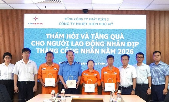 Công đoàn Công ty Nhiệt điện Phú Mỹ thăm, tặng quà người lao động dịp Tháng Công nhân