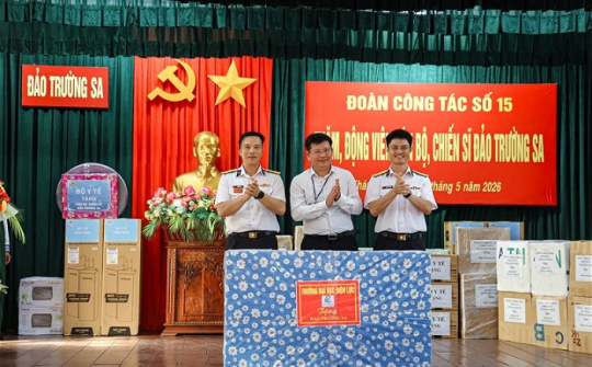Trường Đại học Điện lực tham gia đoàn công tác số 15 thăm Trường Sa và Nhà giàn DK1
