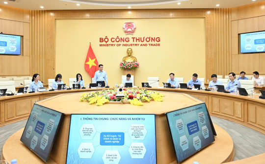 [VIDEO] Bộ trưởng Lê Mạnh Hùng: Vụ Kế hoạch, Tài chính và Quản lý doanh nghiệp khẩn trương rà soát, tinh gọn quy trình nhằm giảm chi phí thời gian cho người dân