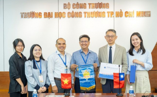 Trường Đại học Công Thương TP. Hồ Chí Minh nhận gần 100 triệu đồng học bổng từ TECO