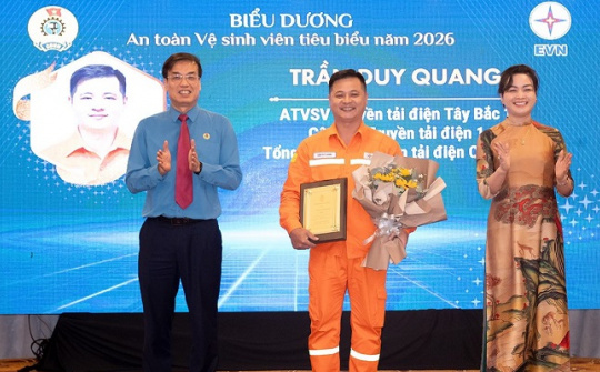 Người giữ an toàn cho những “mạch điện” nơi non cao Tây Bắc