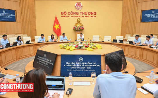 Bộ trưởng Lê Mạnh Hùng: Công tác xây dựng pháp luật, thể chế phải chuyển mạnh từ tư duy quản lý sang kiến tạo phát triển