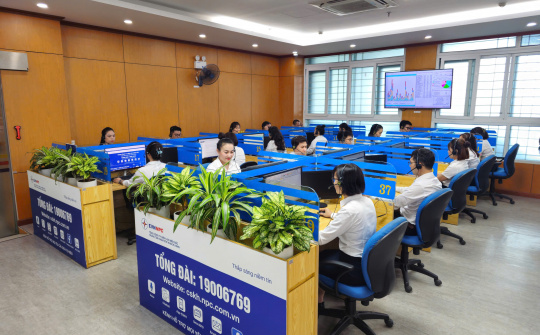EVNNPC: Tăng tốc phục vụ khách hàng mùa cao điểm nắng nóng