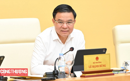 Bộ trưởng Lê Mạnh Hùng yêu cầu đẩy mạnh chuyển đổi số trong quản lý an toàn và môi trường công nghiệp