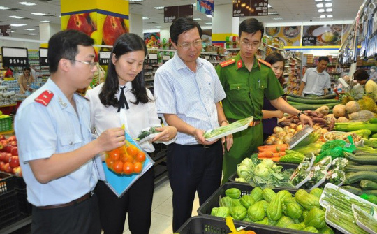 Hà Nội xử lý hàng trăm vụ vi phạm an toàn thực phẩm trong đợt cao điểm