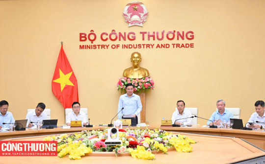 Bộ trưởng Lê Mạnh Hùng chủ trì hội nghị về bảo đảm cung ứng điện cao điểm mùa khô 2026