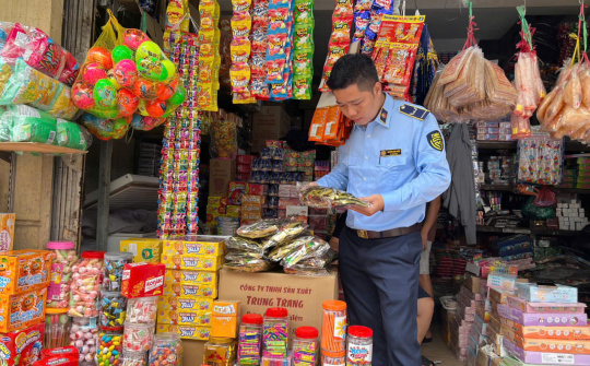 Hà Nội: Phát hiện loạt vi phạm kinh doanh thực phẩm