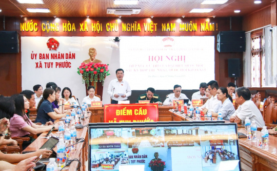 Phó Chủ tịch Quốc hội Nguyễn Hồng Diên tiếp xúc cử tri Gia Lai