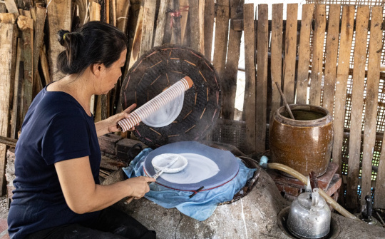 Làng bánh tráng hơn 80 năm: Giữ nghề qua năm tháng