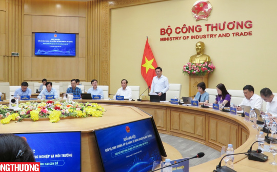 Bộ trưởng Lê Mạnh Hùng chủ trì buổi làm việc giữa Bộ Công Thương, Bộ Tài chính, Bộ Nông nghiệp và Môi trường về thúc đẩy xuất khẩu